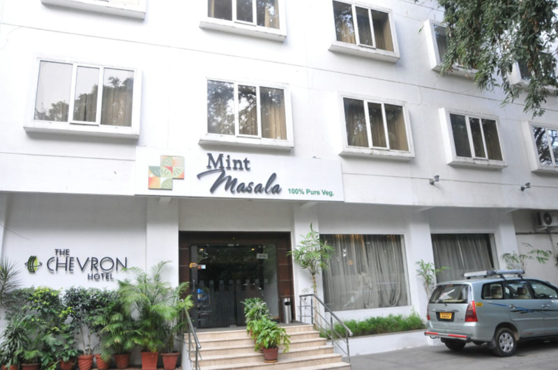 The Chevron Hotel Bangalore Exterior photo